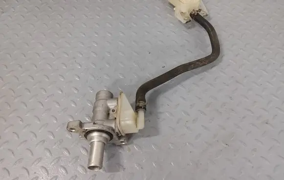 Nissan Murano Z51 Master brake cylinder D60101AA1B D60101AA0B