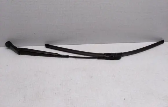 Opel Zafira B Windshield/front glass wiper blade 13145564