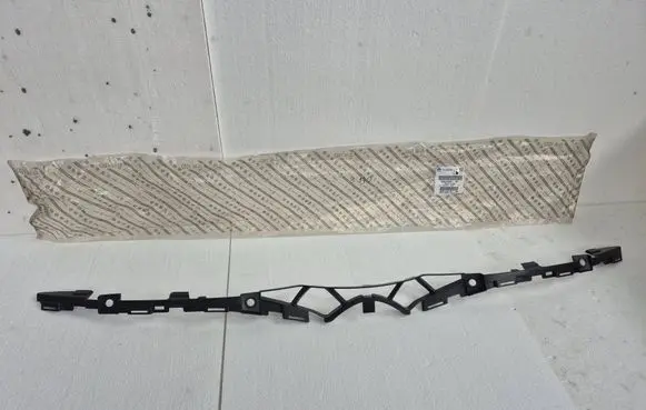Alfa Romeo Giulia Front bumper lower grill 156142204 6ZJ02LXHAA