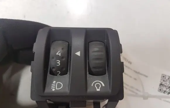 Renault Megane II Headlight level height control switch 8200121805B 88020005