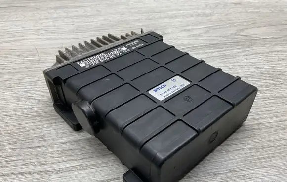 Mercedes-Benz E W124 Engine control unit/module 0285007058 0095450232