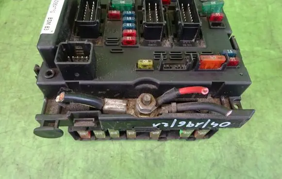 Peugeot 307 Fuse module 9650664080