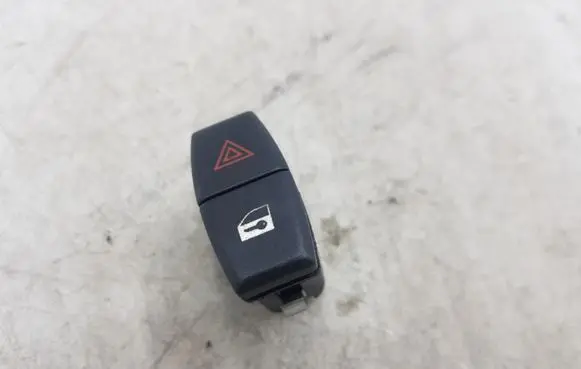 BMW 5 E60 E61 Hazard light switch 6131691950604 691950604