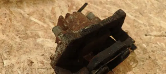 Front brake caliper
