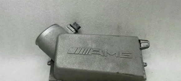 Mercedes-Benz E W212 Air filter box cover A1560900401 A1560900048