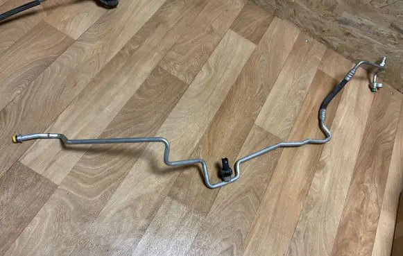 BMW 5 E60 E61 Air conditioning (A/C) pipe/hose 6450234982