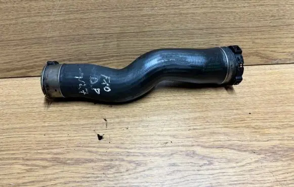 BMW 5 F10 F11 Intercooler hose/pipe 7810614 11884414