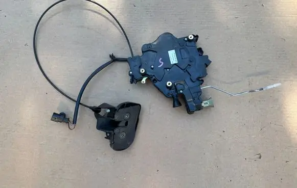 Volkswagen Multivan T5 Sliding door lock 7H0843653BB