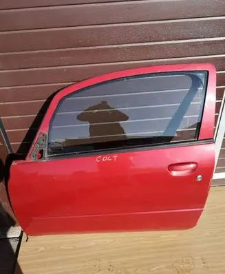 Mitsubishi Colt Front door
