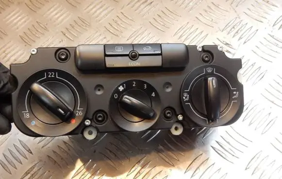 Volkswagen Touran I Climate control unit 2989