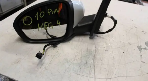 Renault Megane IV Front door electric wing mirror 