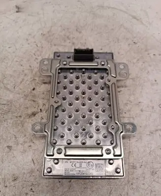 Ford Focus Wireless charging module M1PT19J235AA 10R0511552 L2C0066T