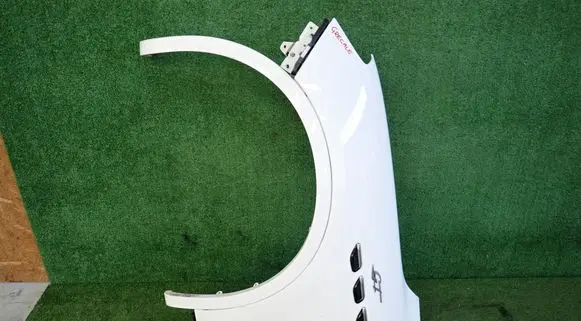 Maserati Grecale Fender 