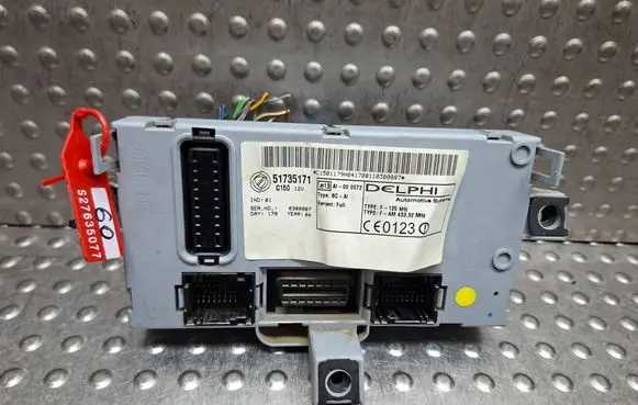Fiat Punto (188) Fuse module S27635077 51735171