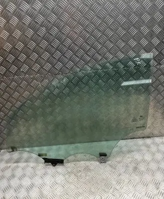 Hyundai Tucson TL Front door window glass four-door