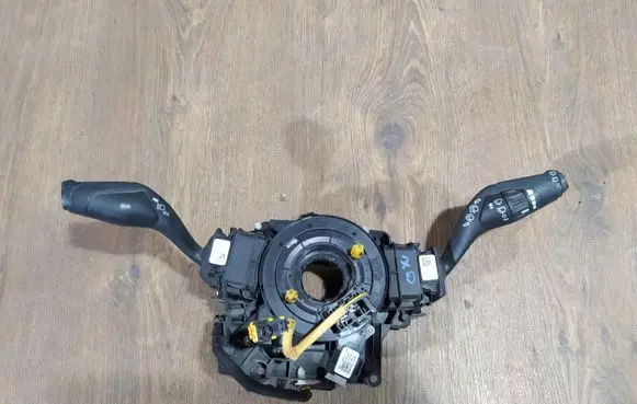 Ford Mondeo MK V Tailgate/trunk/boot open switch 14B522