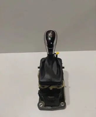 Volvo V60 Gear shifter/selector 31367921 P31367921 S88D