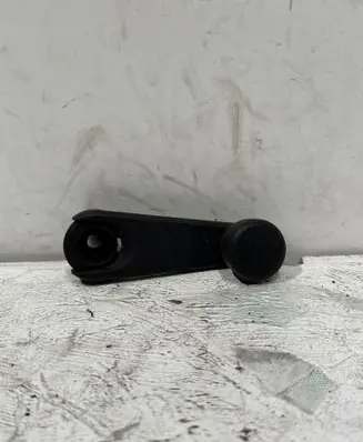 BMW 5 E39 Rear door window winding handle 8174075