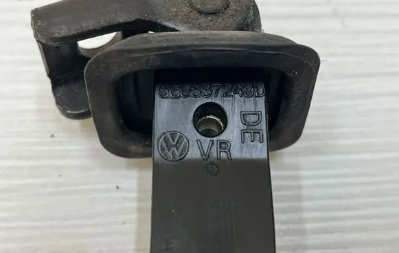 Volkswagen Golf VII Front door check strap stopper 5G0837267