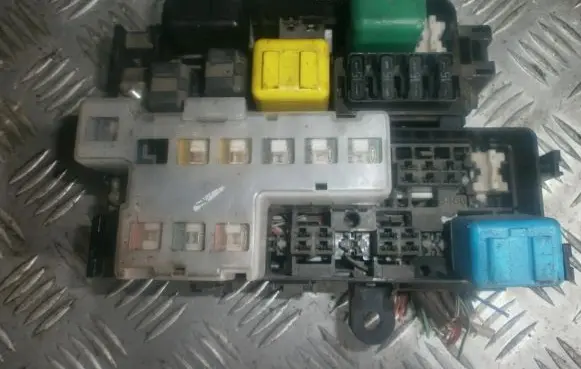 Mazda 626 Fuse box set