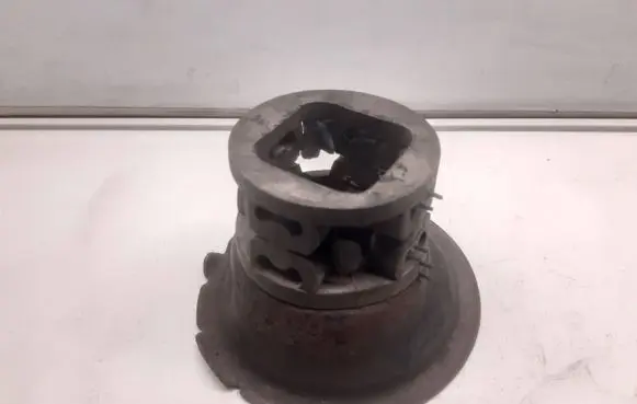 Renault Scenic I Front coil spring rubber mount 7704000661