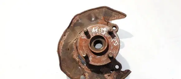 Front wheel hub