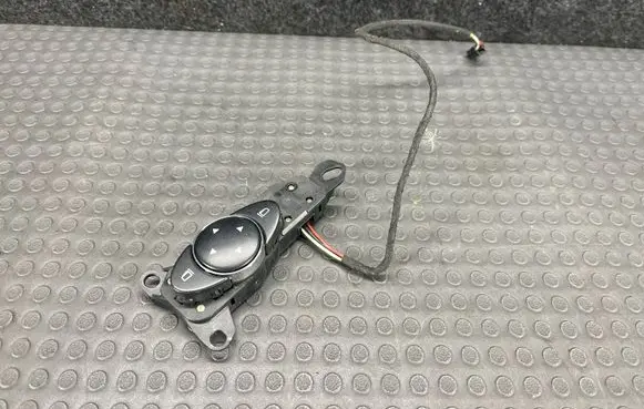 Mercedes-Benz E W211 Wing mirror switch 2118208310