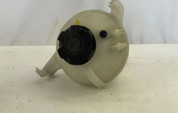 BMW 5 G30 G31 G38 Coolant expansion tank/reservoir 17980710 1713 8610654