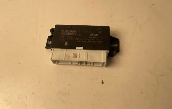 Audi A3 S3 8V Parking PDC control unit/module 5Q0919283E