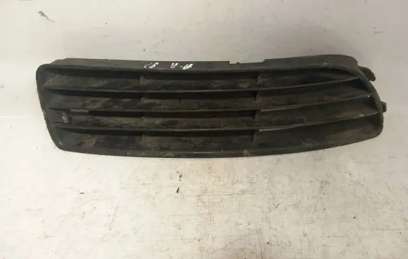 Audi A4 S4 B5 8D Front bumper lower grill 8d0807346b