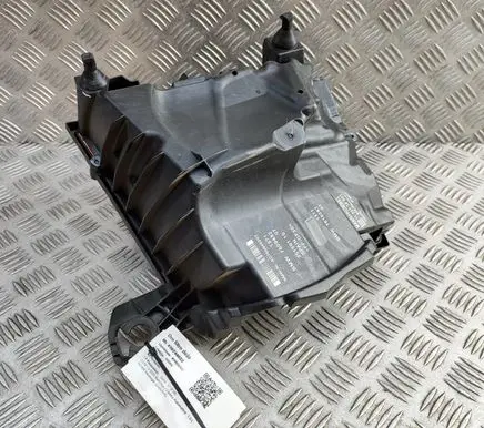 BMW X2 F39 Air filter box 7609482