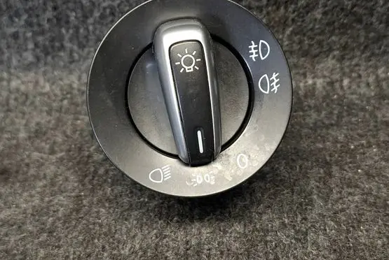 Volkswagen Golf VI Light switch 3C8941431C