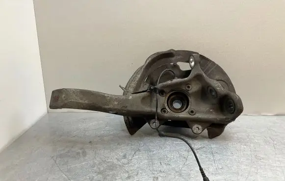 BMW X5 E70 Front wheel hub 6773783 16193510