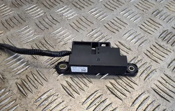 Honda CR-V Aerial antenna amplifier 38387TF0003 38387TF000