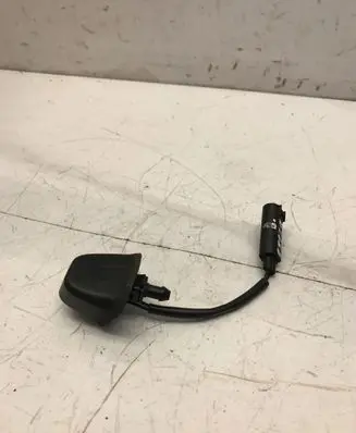 BMW 3 E90 E91 Windshield washer spray nozzle 8365385