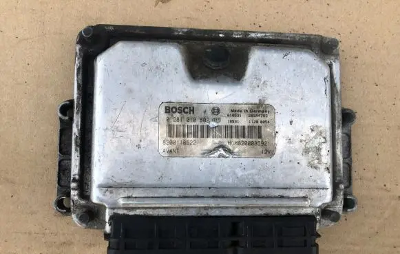 Renault Kangoo I Engine control unit/module 0281010502 8200118522