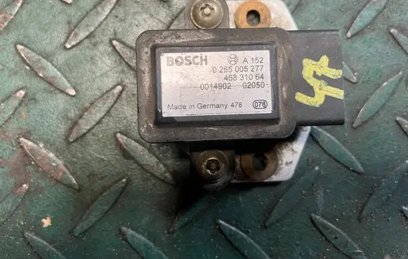 Alfa Romeo 156 ESP acceleration yaw rate sensor 46831064 0014902 0265005277