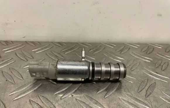 Ford Focus Camshaft speed sensor HX7G6B297AA