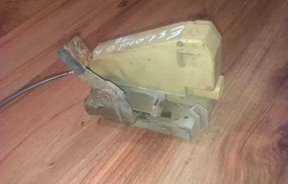 Ford Escort Rear door lock 91ag220a20bb
