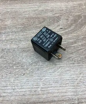 Audi 80 90 S2 B4 Other relay 191953227A 4DB003750