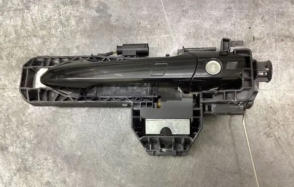Mercedes-Benz CLS C218 X218 Front door exterior handle A2047602334 A358801