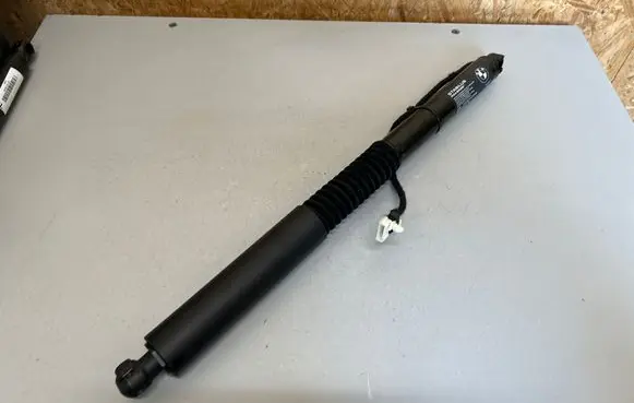 BMW iX3 G08 Tailgate/trunk strut/damper 9482795