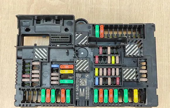 BMW 4 G22 G23 G24 G26 Fuse module 5A0E7D1