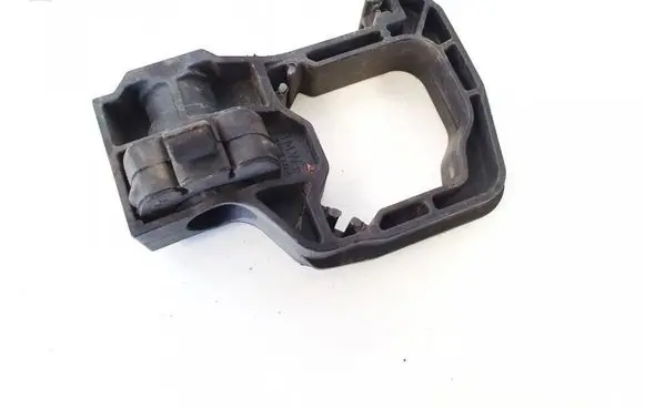 BMW 5 F10 F11 Radiator mount bracket M124590 P7823002