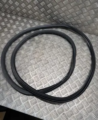 BMW X7 G07 Front door rubber seal 7428678