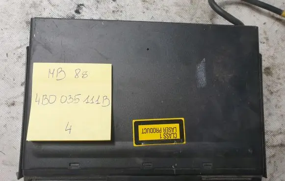 Audi A6 S6 C5 4B CD/DVD changer 4B0035111B