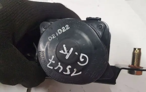 KIA Carens I Rear seatbelt A4165