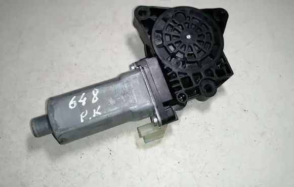 KIA Carens II Front door window regulator motor F00S1A3295