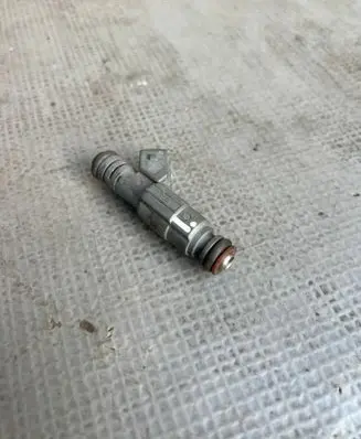 BMW X5 E53 Fuel injector 0280155823 1707843