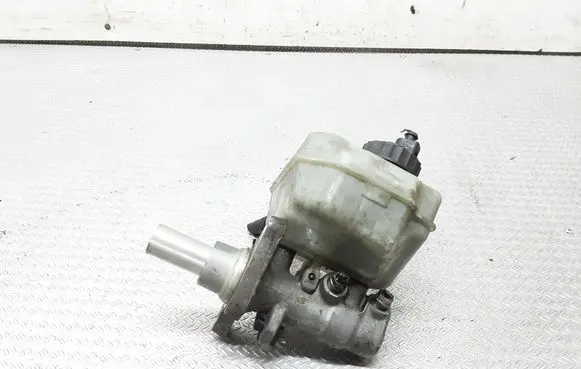 Volkswagen PASSAT B6 Master brake cylinder 3C1611301